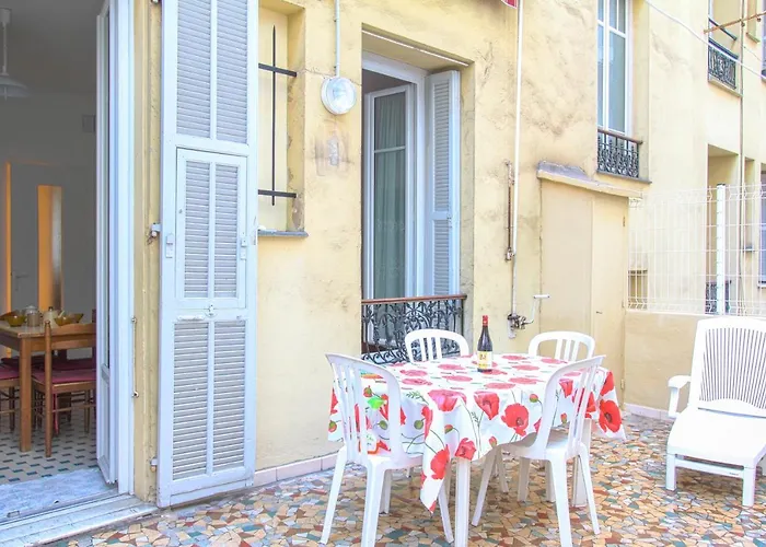 Nice Large 2Br Sunny 20 Meter Terrace Parking Beach Shops