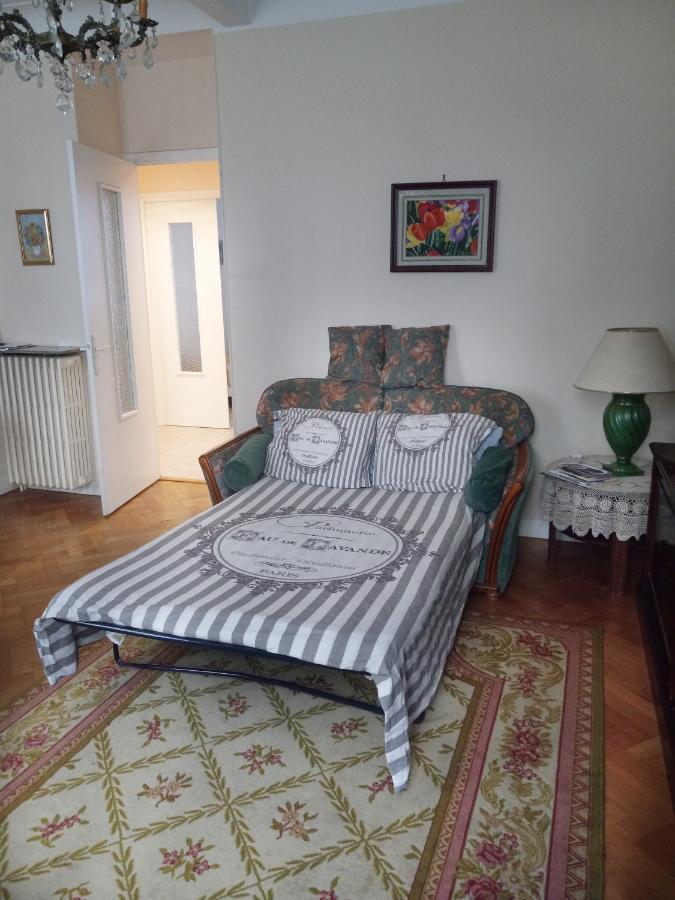 Large 2br Sunny 20 Meter Terrace Parking Shops Niza