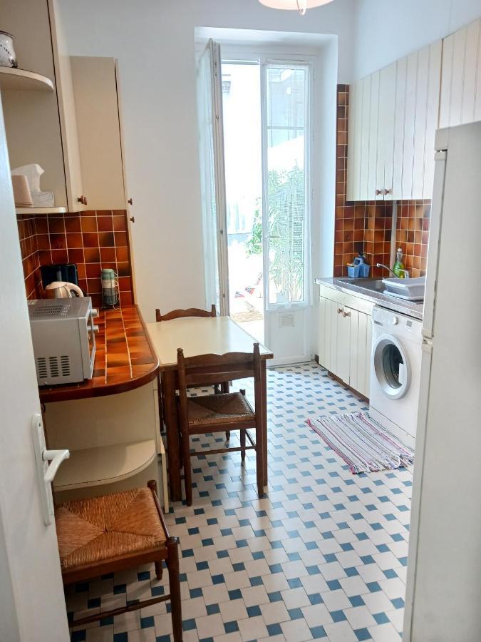 Large 2br Sunny 20 Meter Terrace Parking Shops *